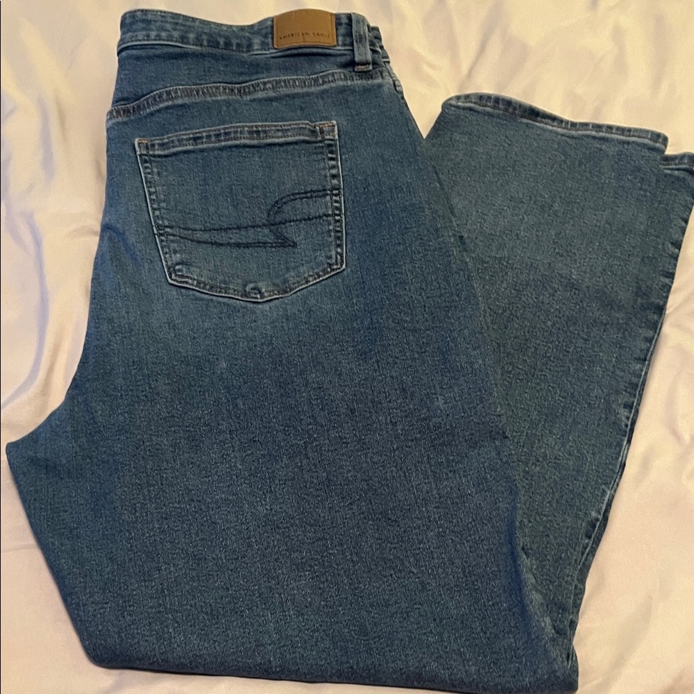 American Eagle Outfitters Straight-Leg Jeans in Medium Blue